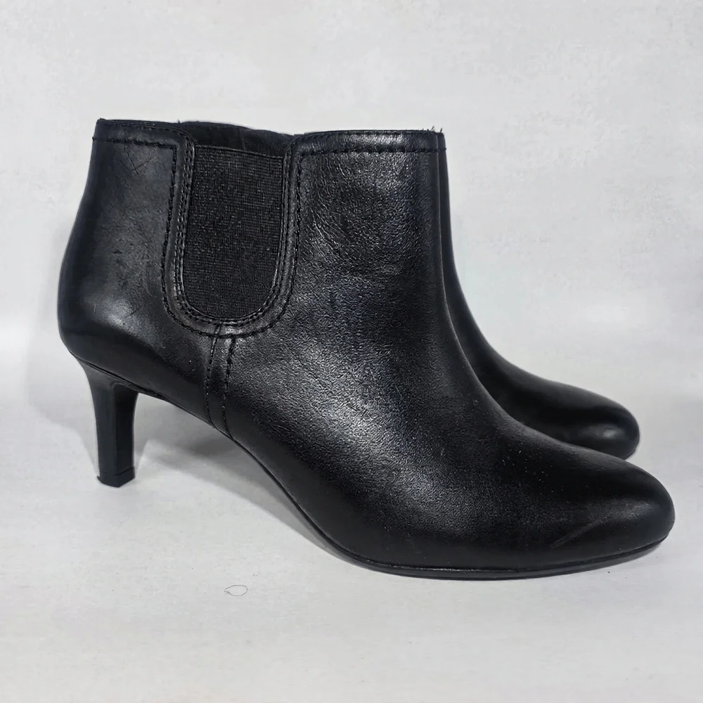 Clarks Women’s Black Leather Ankle Boots Size 9 Heeled Booties New